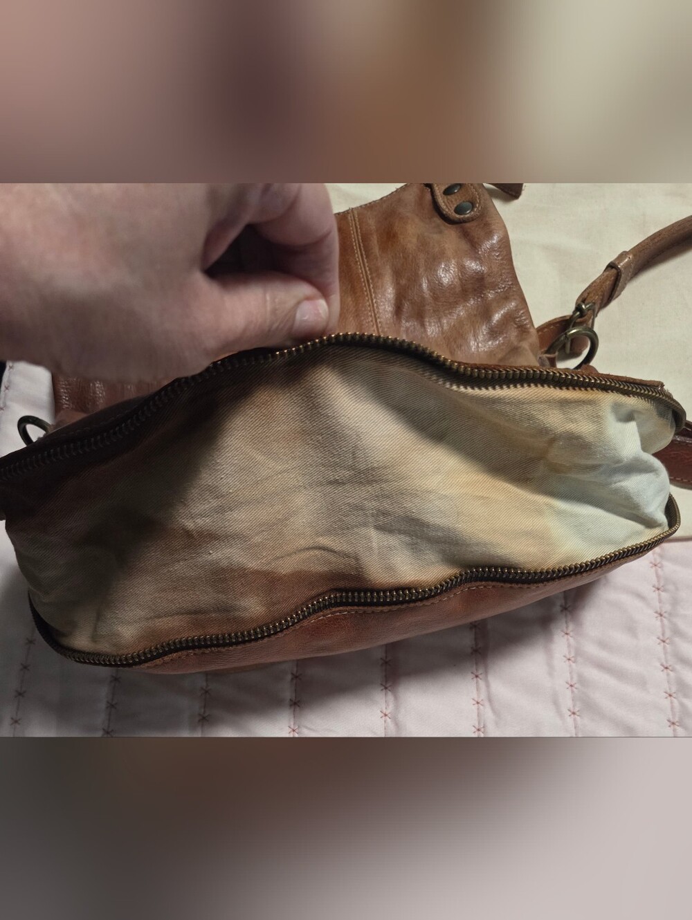 Bed Stu Tahiti Crossover Bag - Picture 9 of 13